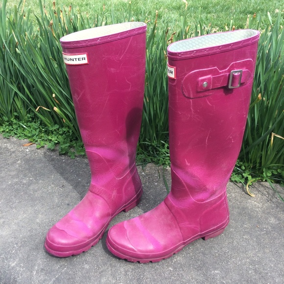 fuchsia hunter boots